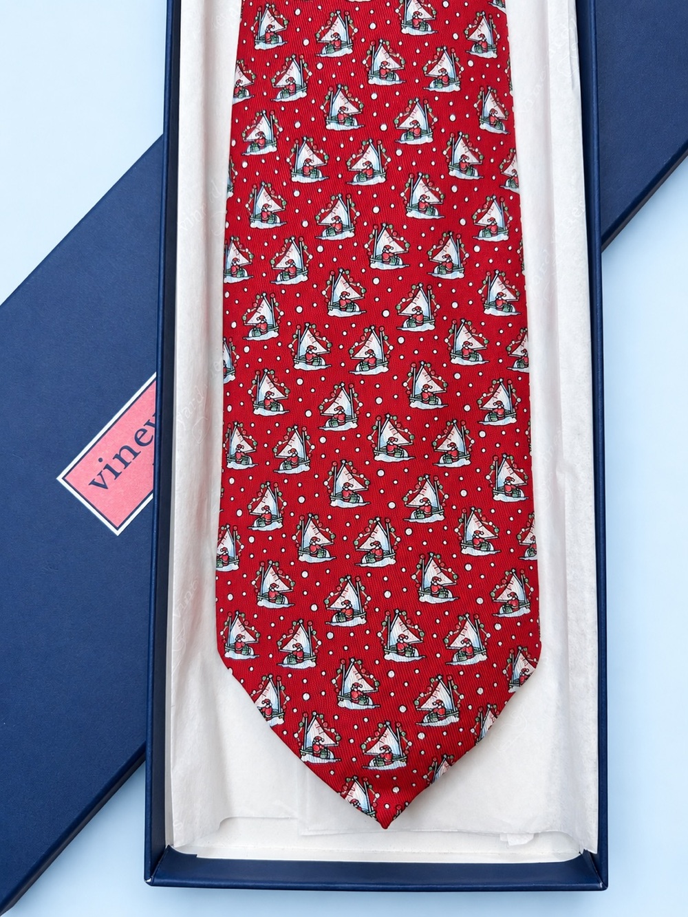 Vineyard Vines NWT Red/Green/White Christmas Santa Sailboat Silk Tie NWT Boxed